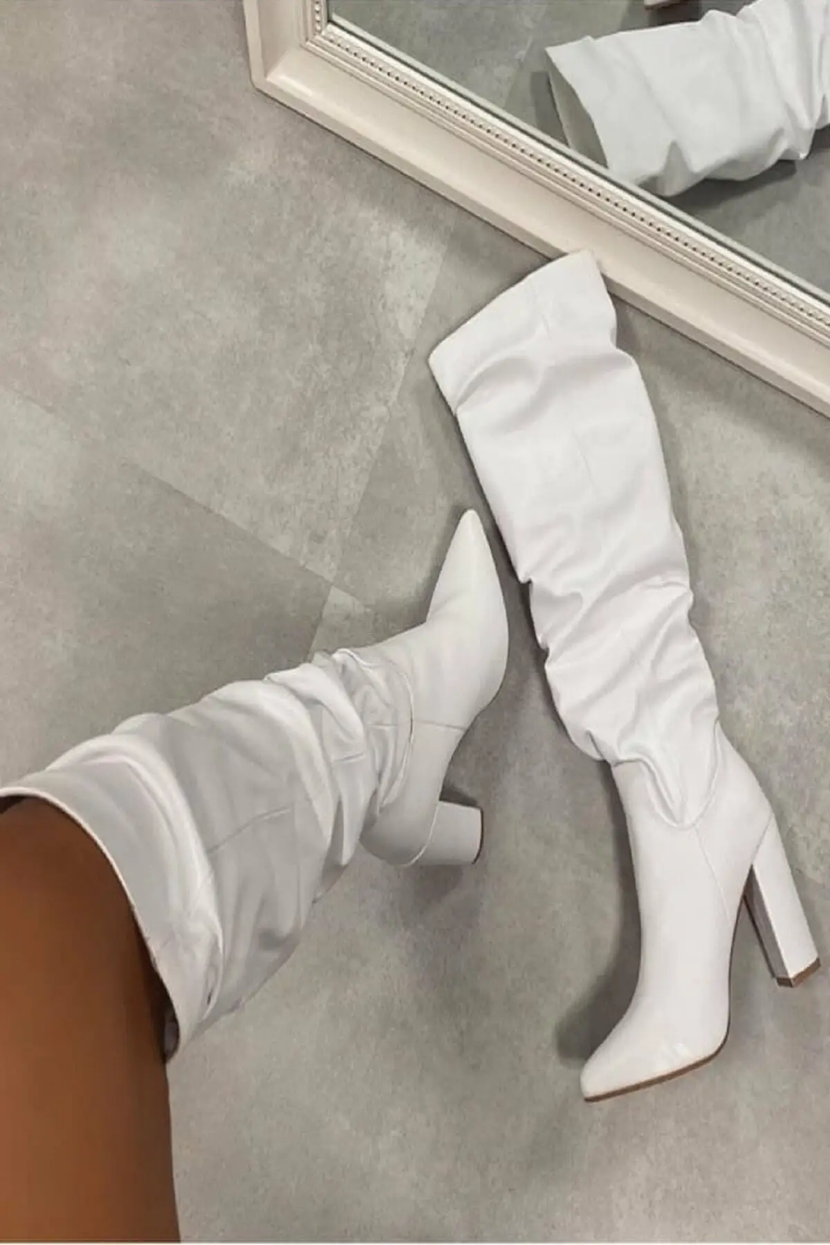 

Women BootsWhite Leather Sock Sky Woman Pointed Nose Comfortable Ladies Boots Stylish Female Boots Platform