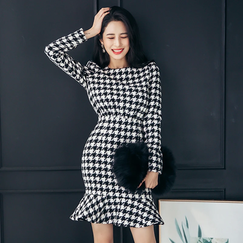 

Korean Autumn Tweed Dress Women O-Neck Long Sleeve Vintage Woolen Mermaid Dress Plus Size Elegant Mini Party Dress D447