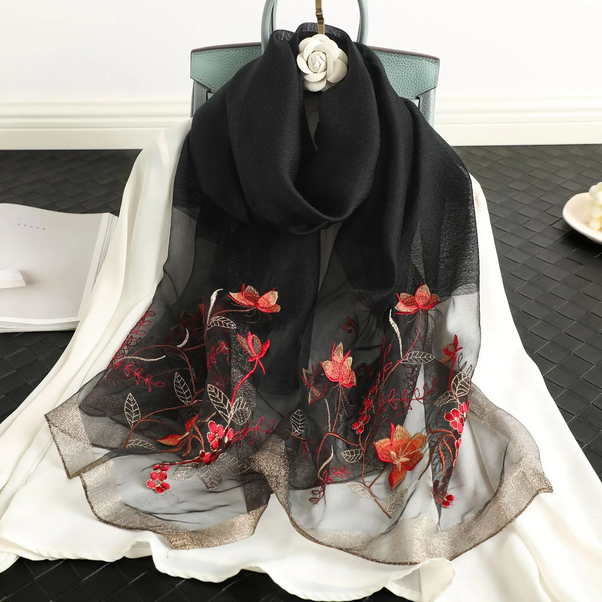 

2022 Новый Шелковый шерстяной женский шарф с вышивкой солнцезащитный элегантный шелковый шарф тутового шелкопряда в национальном стиле модн...