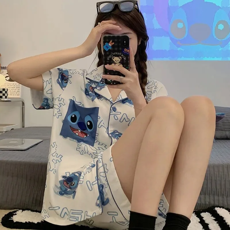 Женский пижамный комплект с короткими рукавами и шортами