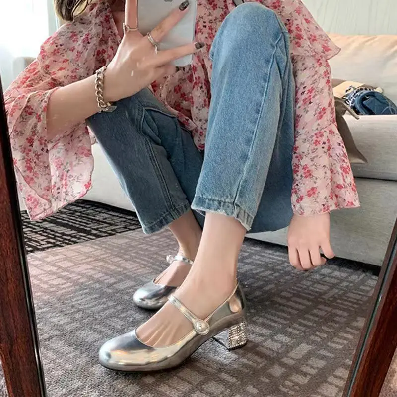 Женские летние туфли модель 2024 года женская летняя обувь на среднем каблуке с