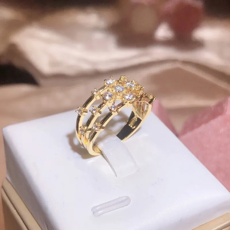 Купи 2022 NEW Fashion 18K Gold Three-Layer Openwork Starry Diamond Couple Ring For Women Geometric Zircon Engagement Bridal Jewelry за 176 рублей в магазине AliExpress