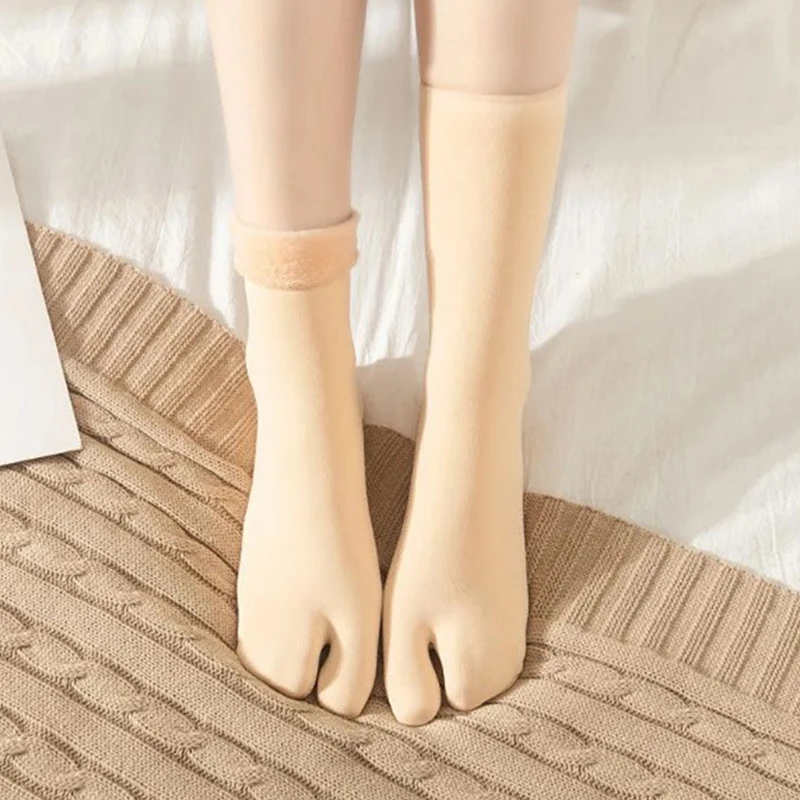 

Ladies Two Finger Toe Socks Winter Warm Flip Flops Shallow Antiskid Invisible Two Finger Velvet Silk Stockings Women Socks