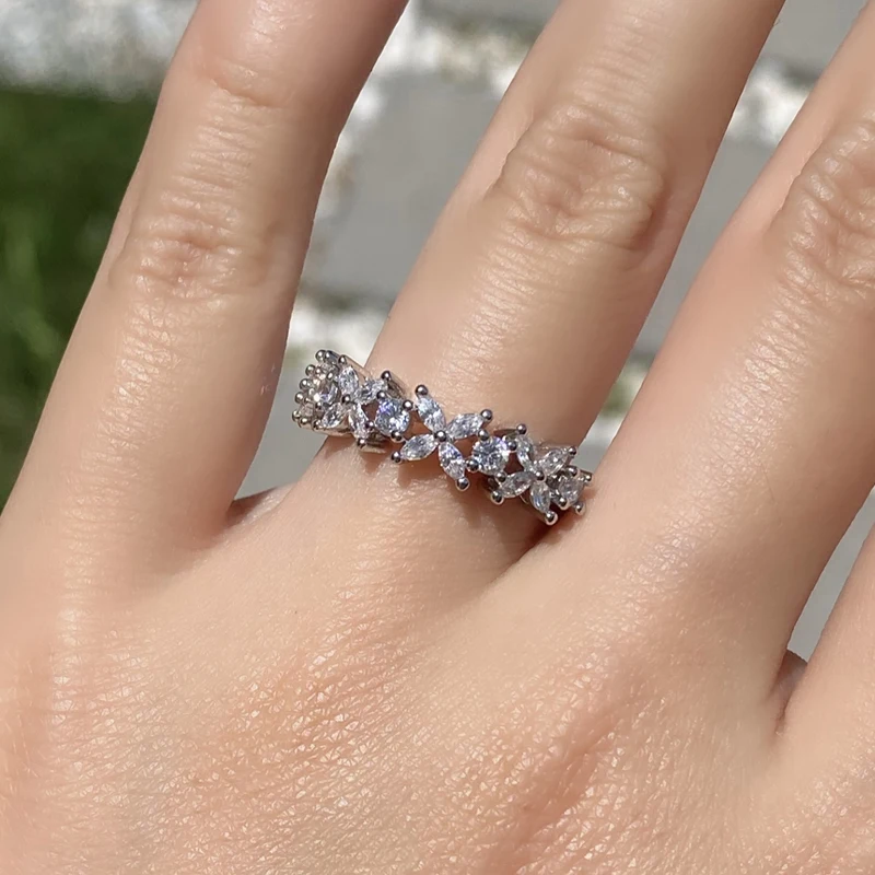 

Tibetan Silver Wedding Rings For Women Simple Flower Single Row Cubic Zirconia Temperament Jewelry Ring Dropshipping R912