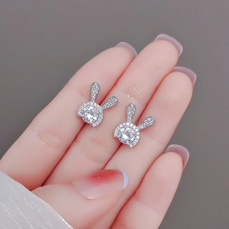 

Серьги в форме зайчика из серебра 925 пробы, с сертификатом GRA