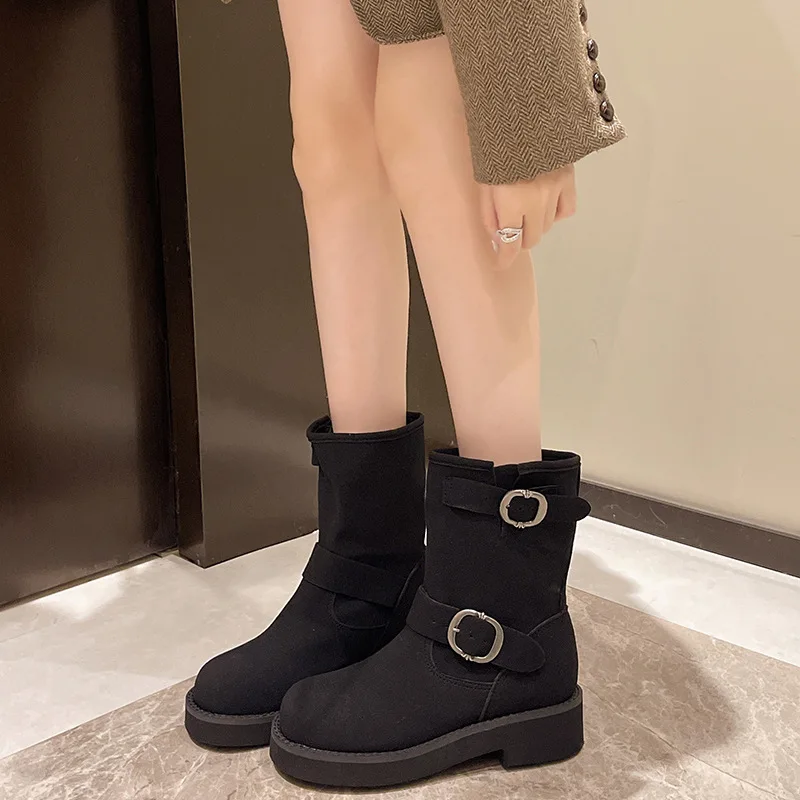 Женские ботинки на плоской подошве осенне-зимние с круглым носком роскошная