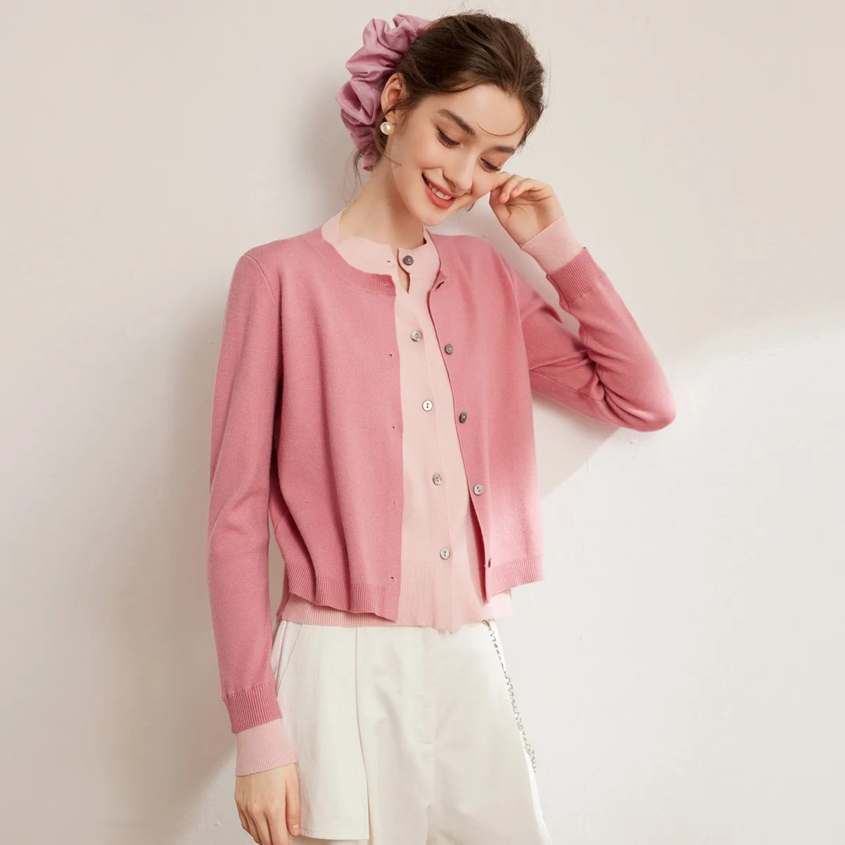 LOUIS YAO 2025 весенняя серия одного же цвета светлый и темный контрастный цвет