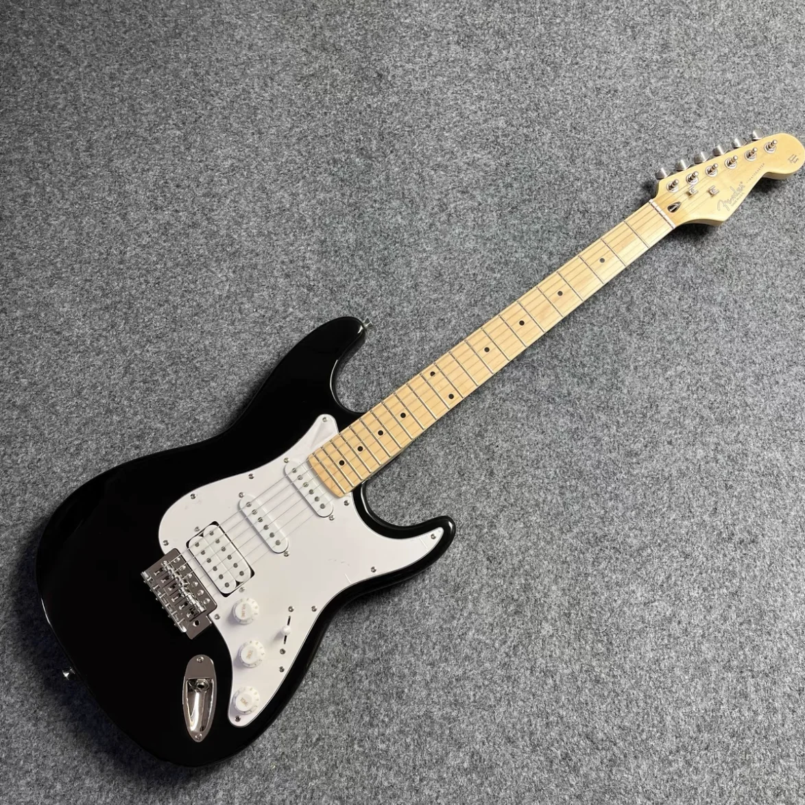 

ST Electric Guitar Black Color MapleFingerboard Solid Body High Quality Guitarra Free Shipping