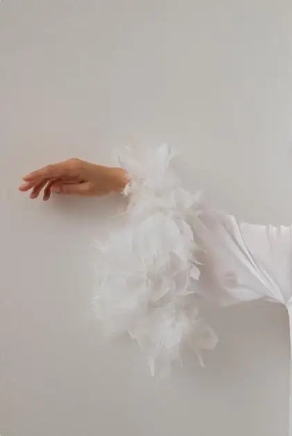 Long Robe With Feather Bride Robe With Elegant Feather Sleeves Wedding Day White Boudoir Robe Soft Kimono Bridesmaid Gift Kimono