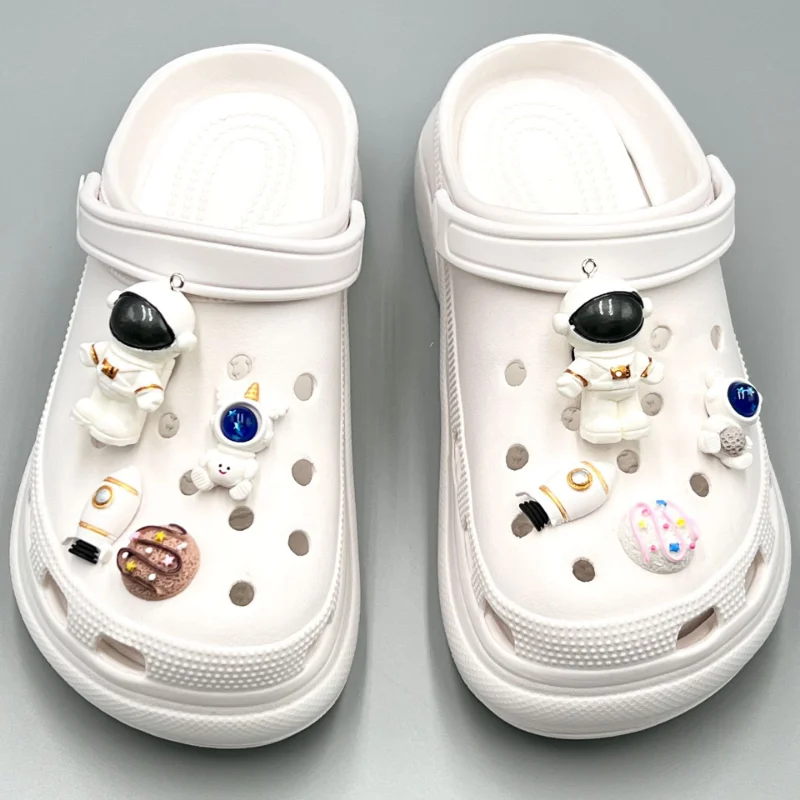 8Pcs/Set Lovely Outer Space Astronauts Sandals Shoe Charms Accessories  Diy Shoe Decoration For Croc Jibz Kids X-Mas Gift