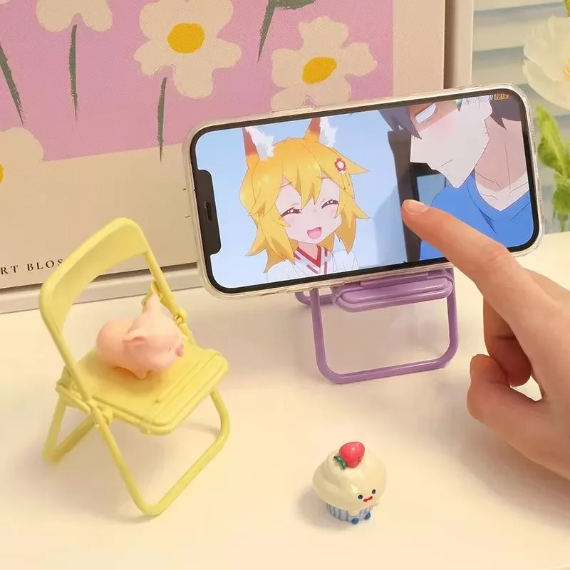 

Cute Chair Shape Phone Holder Desktop Stand Adjustable Live Streaming Stand Art Decorate Pink Green Purple Yellow Lazy Support