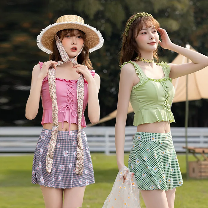 

2022 Swimsuit Women's Fashion Split Two-piece Set of Small Floral Korean Ins Sexy Skirt Style Flat Angle Hot Spring Swimsuit