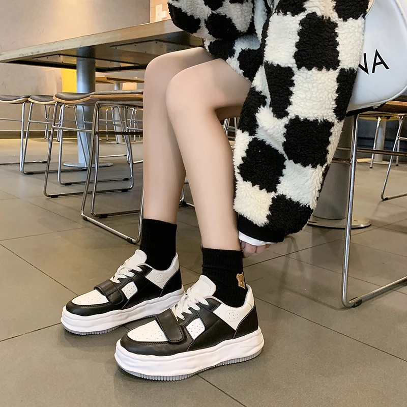 

Женские кроссовки с низким верхом, универсальные белые кроссовки на толстой подошве, повседневная спортивная обувь для женщин, весна-осень ...