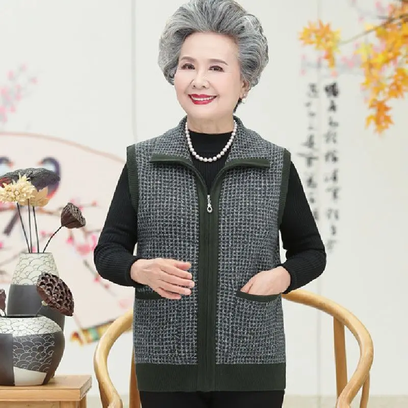 

2023 New Middle Aged Elderly Mother Autumn Winter Grandma Plaid Sweaters Vest Female Fashion Zipper Tops Jacket Waistcoat C13