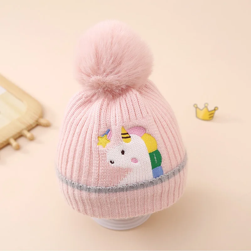 Рисунок 4 - Зимние трикотажные облегающие шапки