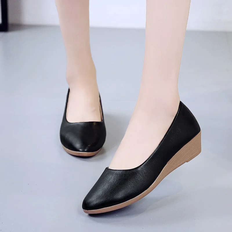 

Moccasin Shoes Female Footwear Shallow Mouth Autumn 2022 Fashion Women's Casual Sneaker Pointed Toe Moccasins Grandma Comfortabl