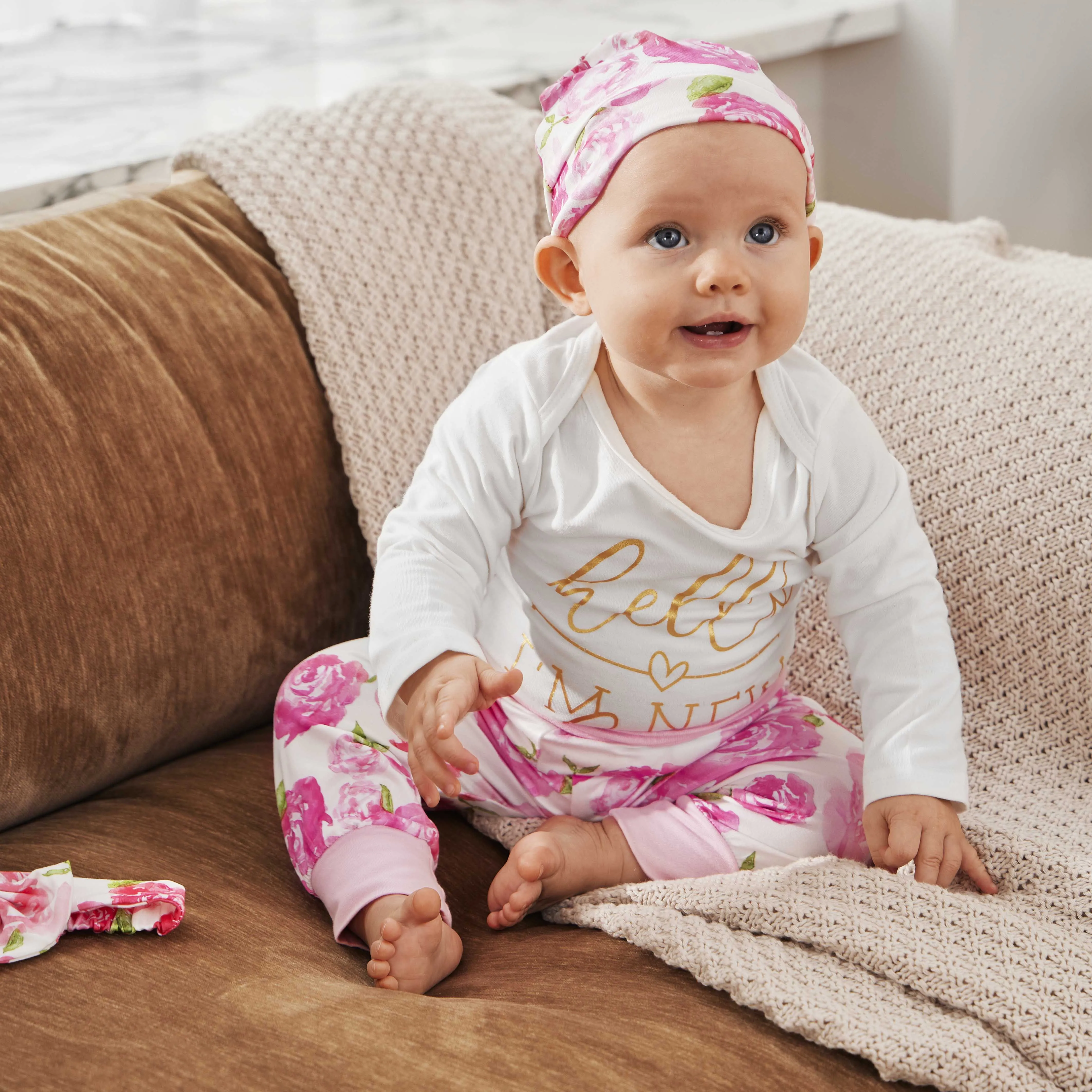 

Synpos 4 pcs Spring Toddler Girls Letter Romper + Flower Pants + Cap + Headband Newborn Baby Girl Casual Outfits Sets 0-12 Month