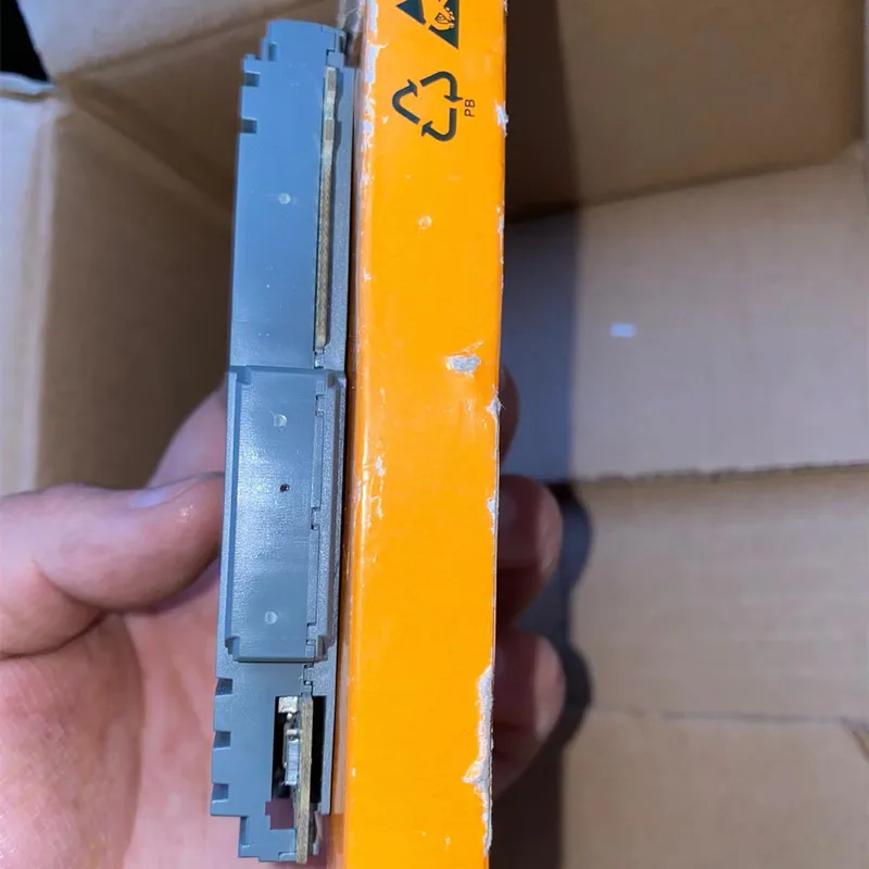 Austria X20DI9372 B&ampR X20DO9322 Модуль X20DI9371 X20D08332 В наличии