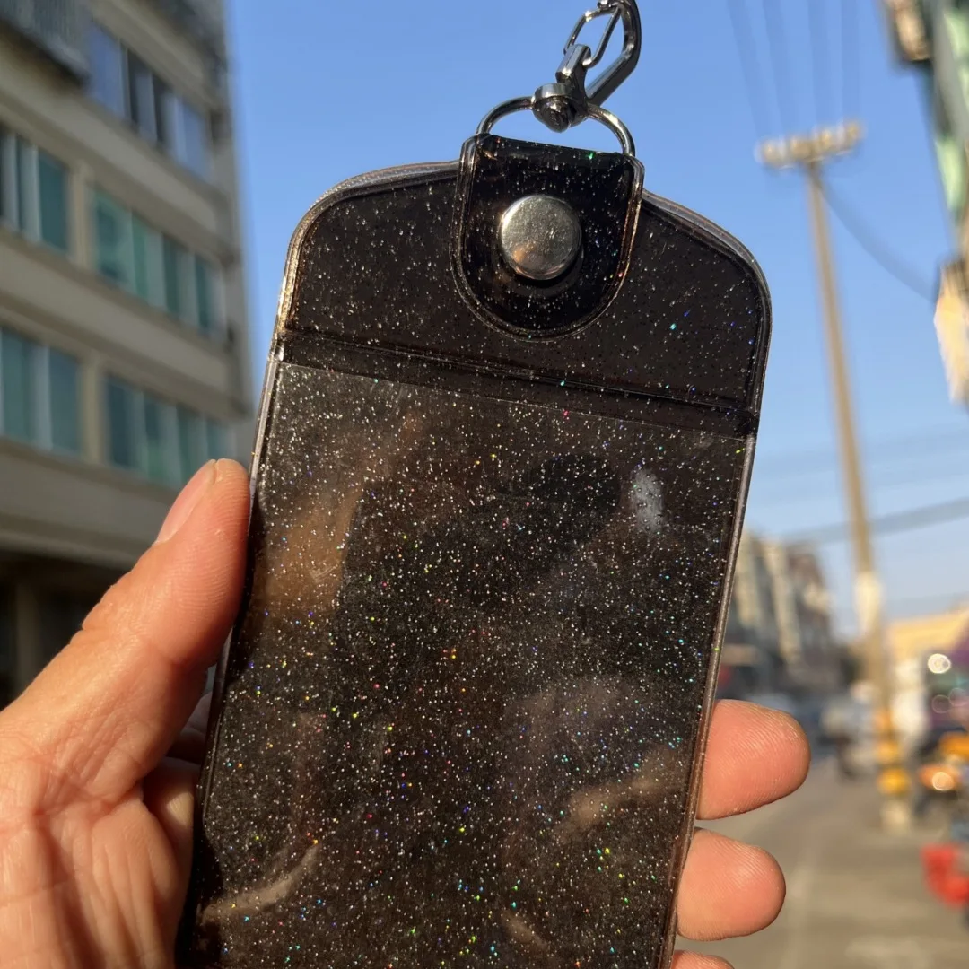 

Прозрачный блестящий держатель для карты INS