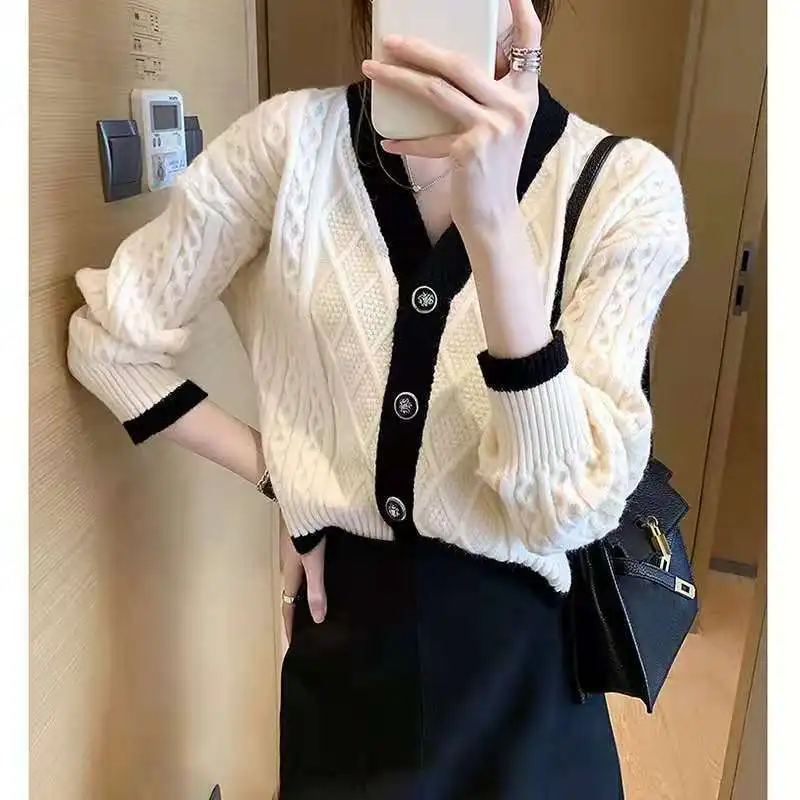

2022 Korean V-neck Short Cardigan Loose Patchwork Knitwear Women Cardigans Tops Long Sleeve Sweater Casual Fashion Tops D56