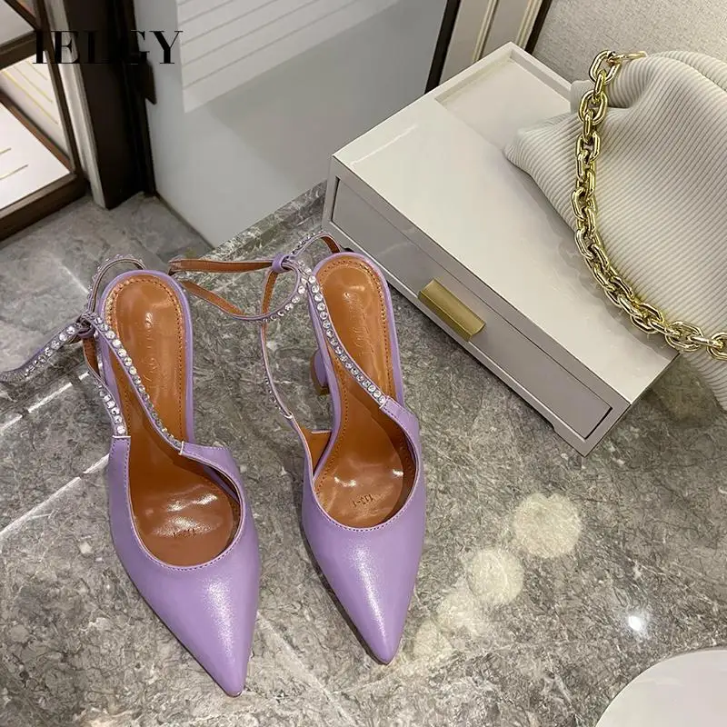 

Женские босоножки на высоком каблуке, с острым носком