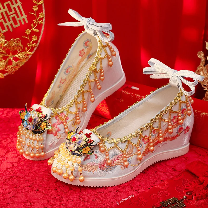 Старинные свадебные туфли Hanfu парные ранние китайские красные с вышивкой на