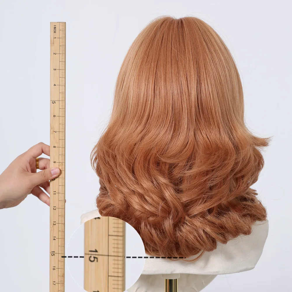 Искусственные парики ALAN EATON в виде клубники блонд волнистые средней длины с