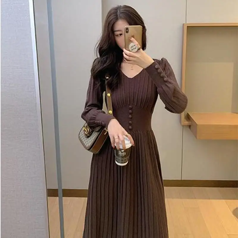 

2022 Winter Dress Women V Neck Long Sleeve Pleated Long Knitting Dresses Elegant Fashion Lady Solid Color Autumn Sweater Gowns