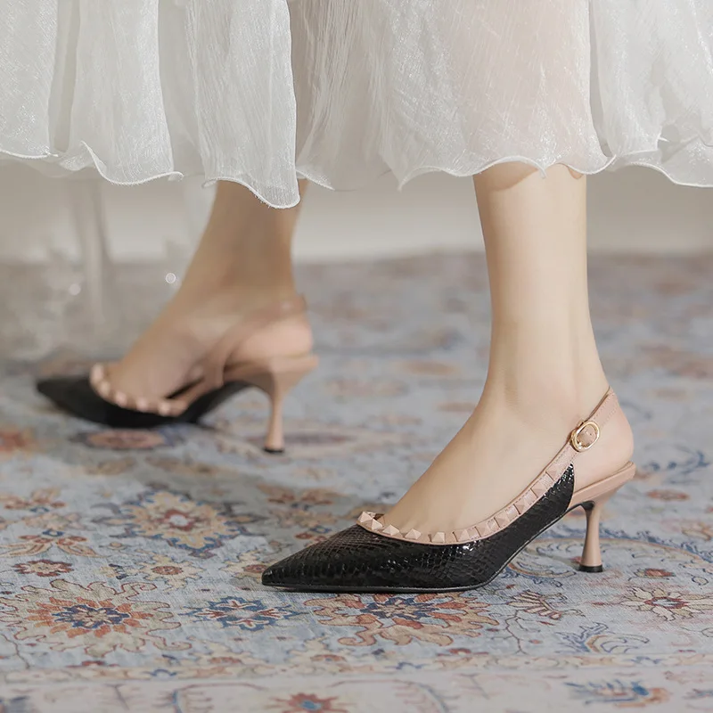 Женские босоножки из змеиной кожи на высоком каблуке 6 см