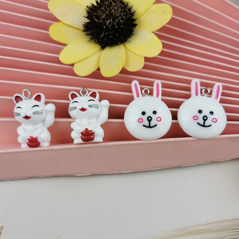 

10Pcs Lucky Cat Charms Smiley Rabbit Pendants KeyChain Accessories For Diy Jewelry Making Earrings Backpack Craft Supplies