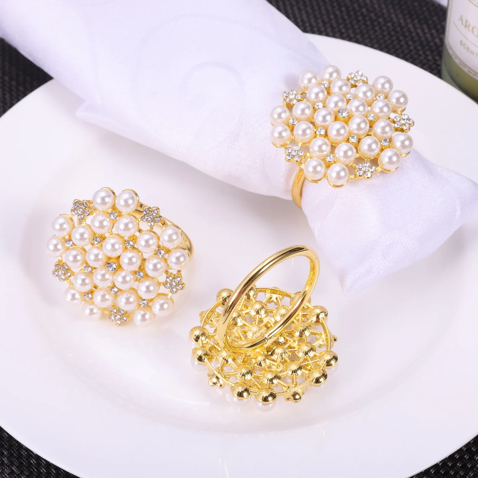 

6Pcs Elegant Pearls Flower Napkin Rings for Wedding Banquet Christmas Party Table Decoration Alloy Serviette Cloth Holder Buckle