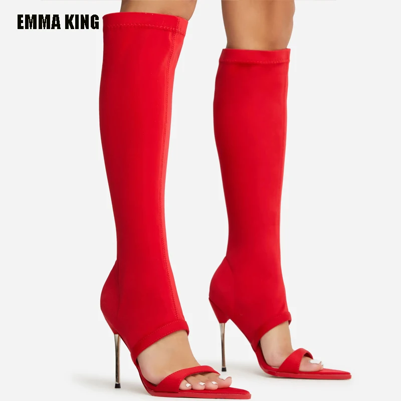 

Женские сапоги выше колена с острым носком, на высоком каблуке