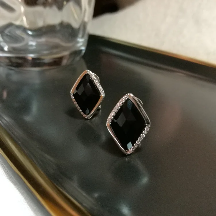 

Fashionable Women's 925 Sterling Silver Stud Earrings , Blue Sandstone and Black Agate, Perfect for Winter