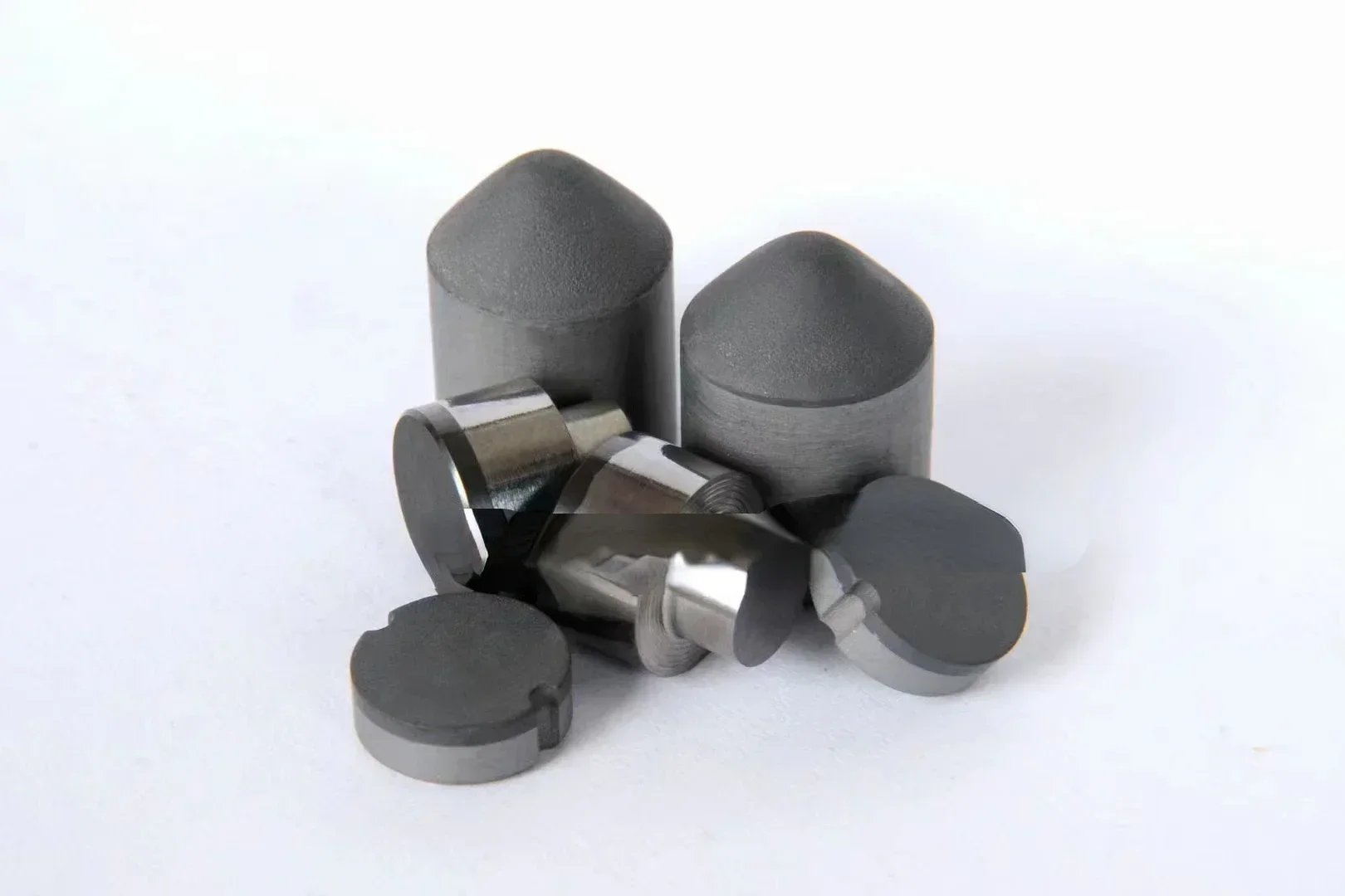 Качественные режущие вставки из ПДК для оборудования бурения нефтяных/газовых