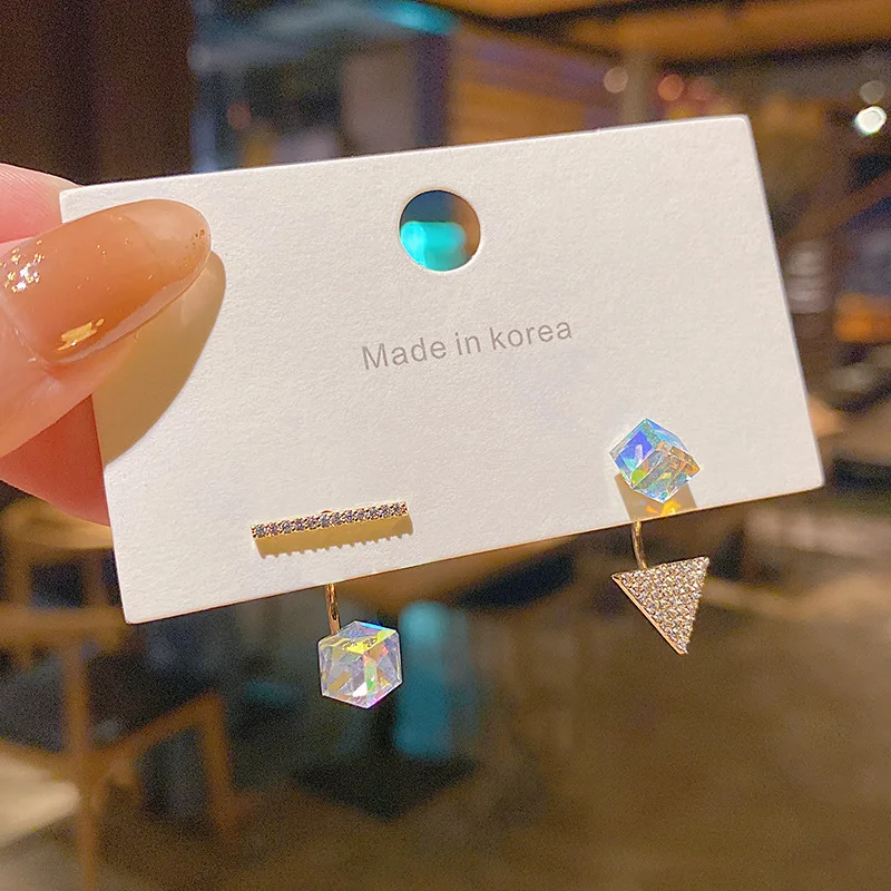 

Женские серьги-гвоздики из серебра 925 пробы