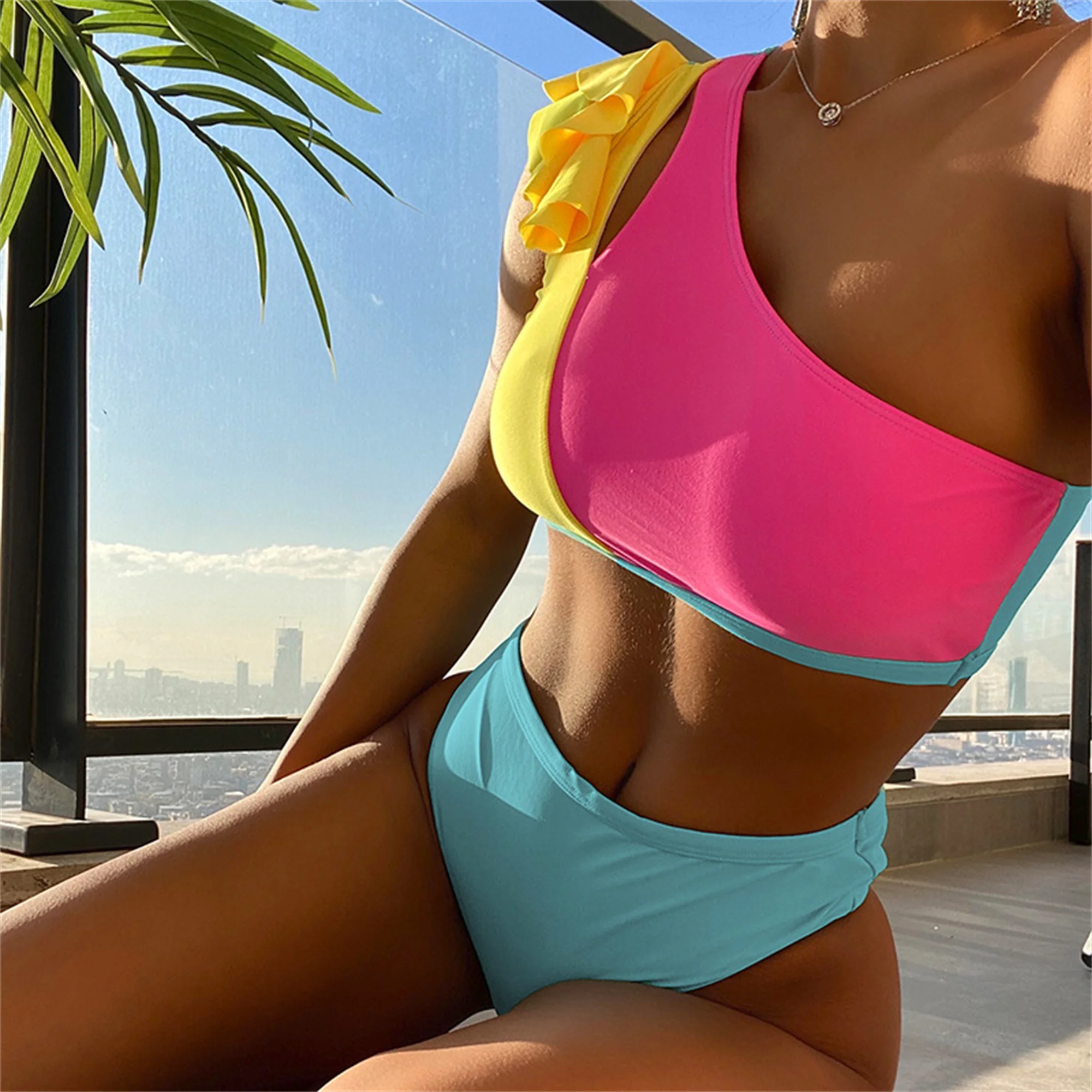 

Бикини женское с одним открытым плечом и воланом, с высокой талией