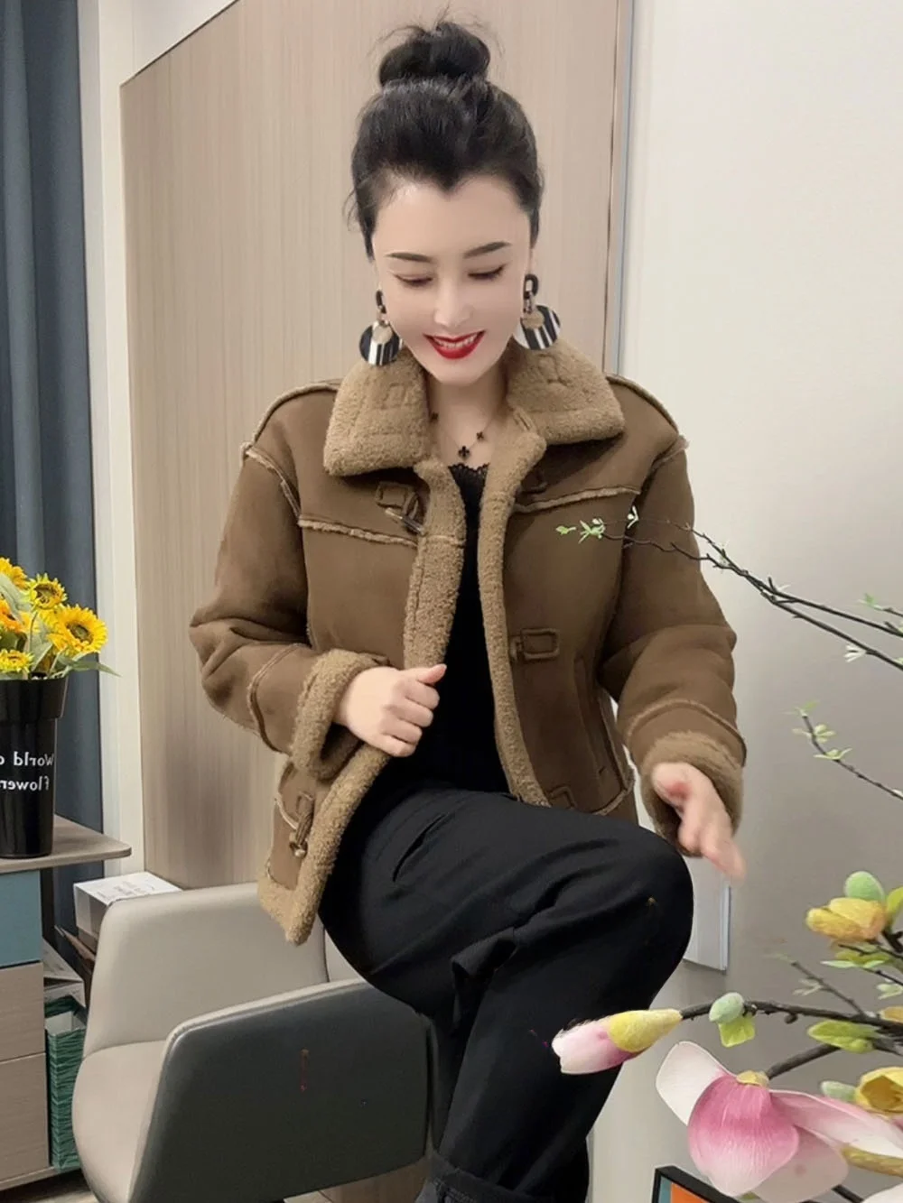 Fashion Thickened Patchwork Fur Integrated Outerwear Women 2024 Winter New Casual Retro Horn Buckle Jacket