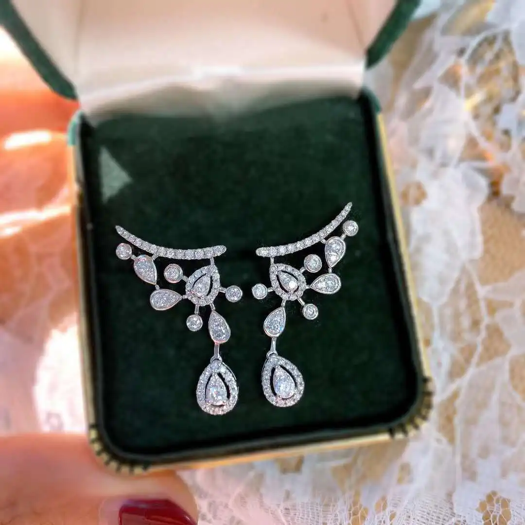 

BK Studio Zirconia Diamond Pt950 Platinum Plated Super Shining Pear Shaped Water Drop Fairy Earrings