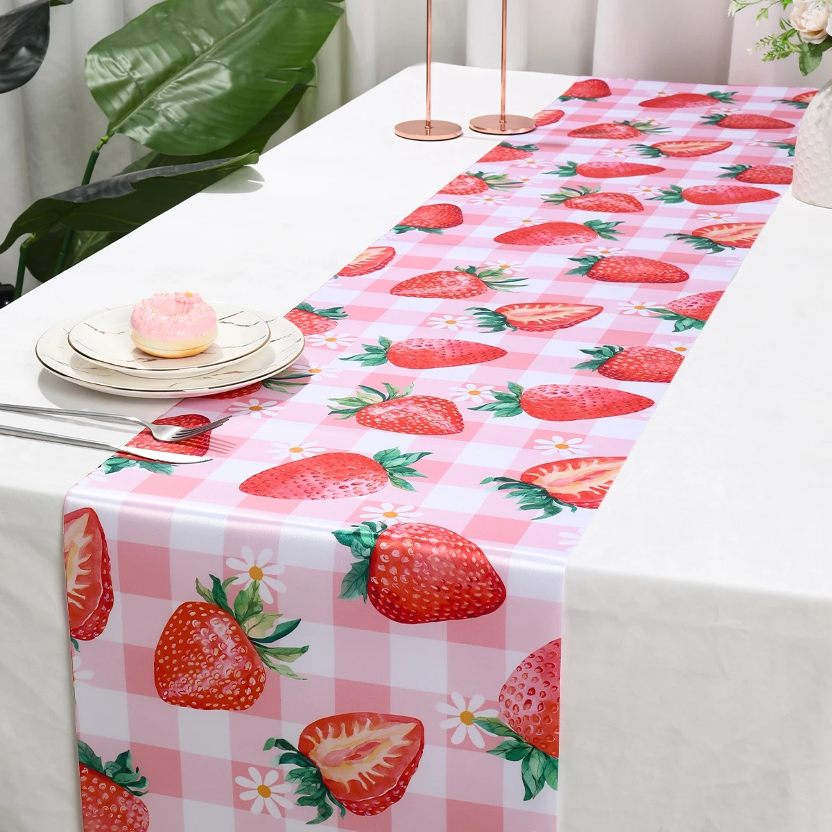 Скатерть в виде клубники для детей праздничный декор дня рождения с клубникой