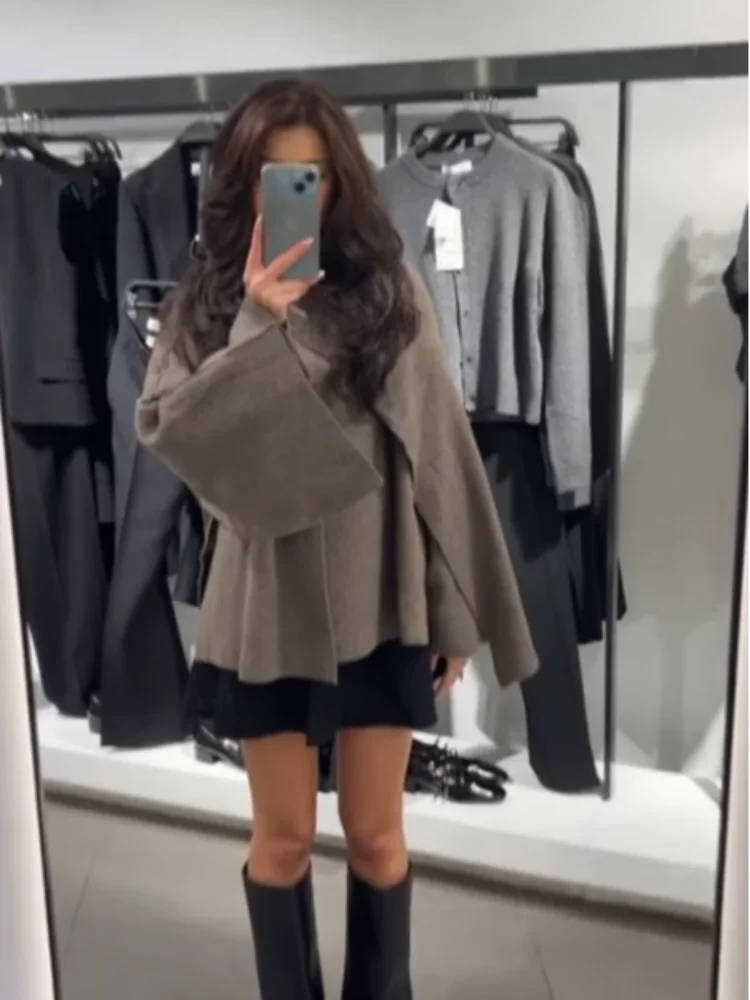 Женское шерстяное пальто элегантное однотонное с отрезным воротником и длинным