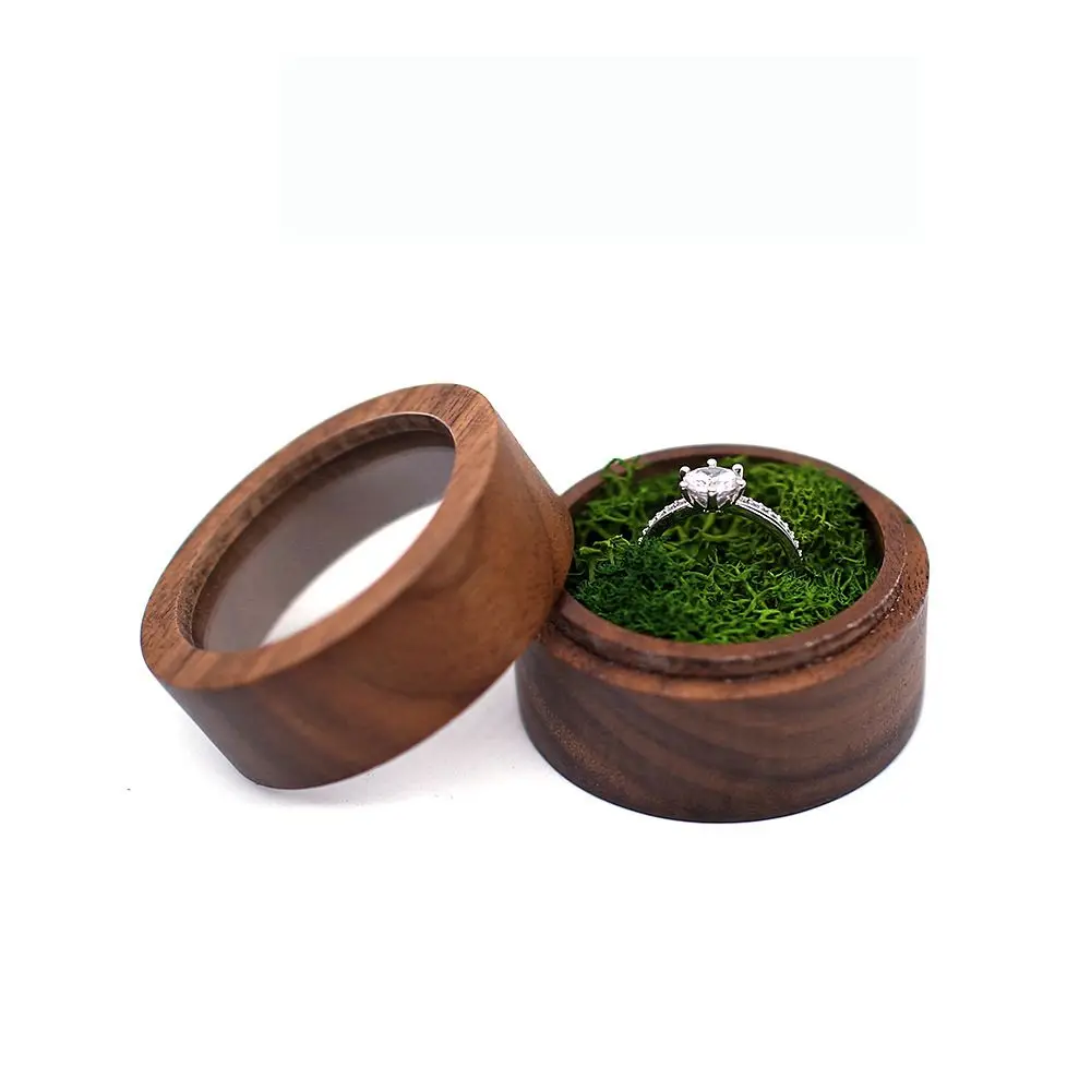 

Деревянная коробка для колец