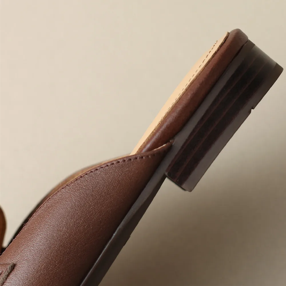 Мюли женские из бычьей кожи без застежки круглый носок плоская подошва мягкие