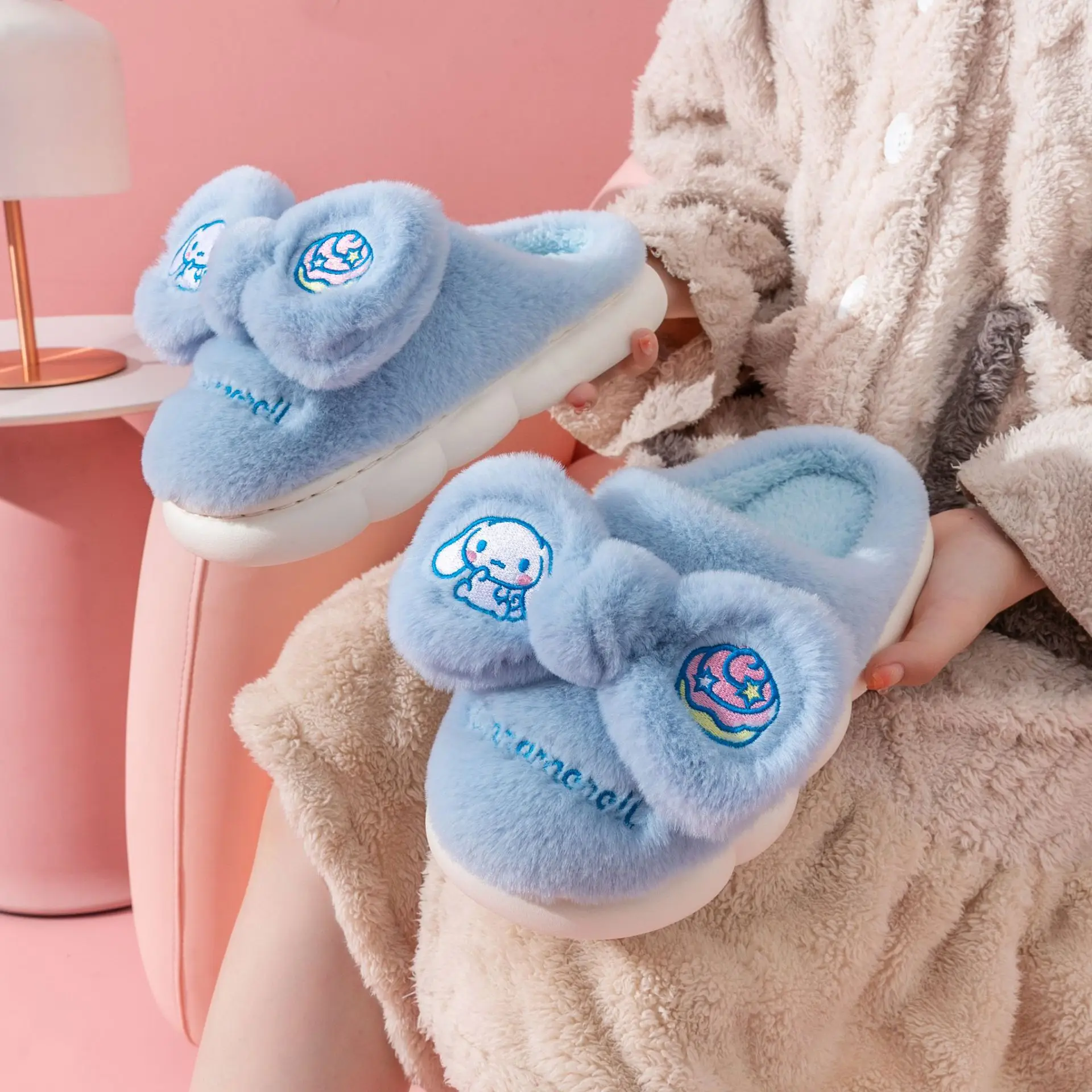 

Hello Kitty Kawaii Cartoon Anime Sanrio Plush Slippers Cinnamoroll Kuromi Cute Plush Non-Slip Thick Bottom Slippers Girl Gifts