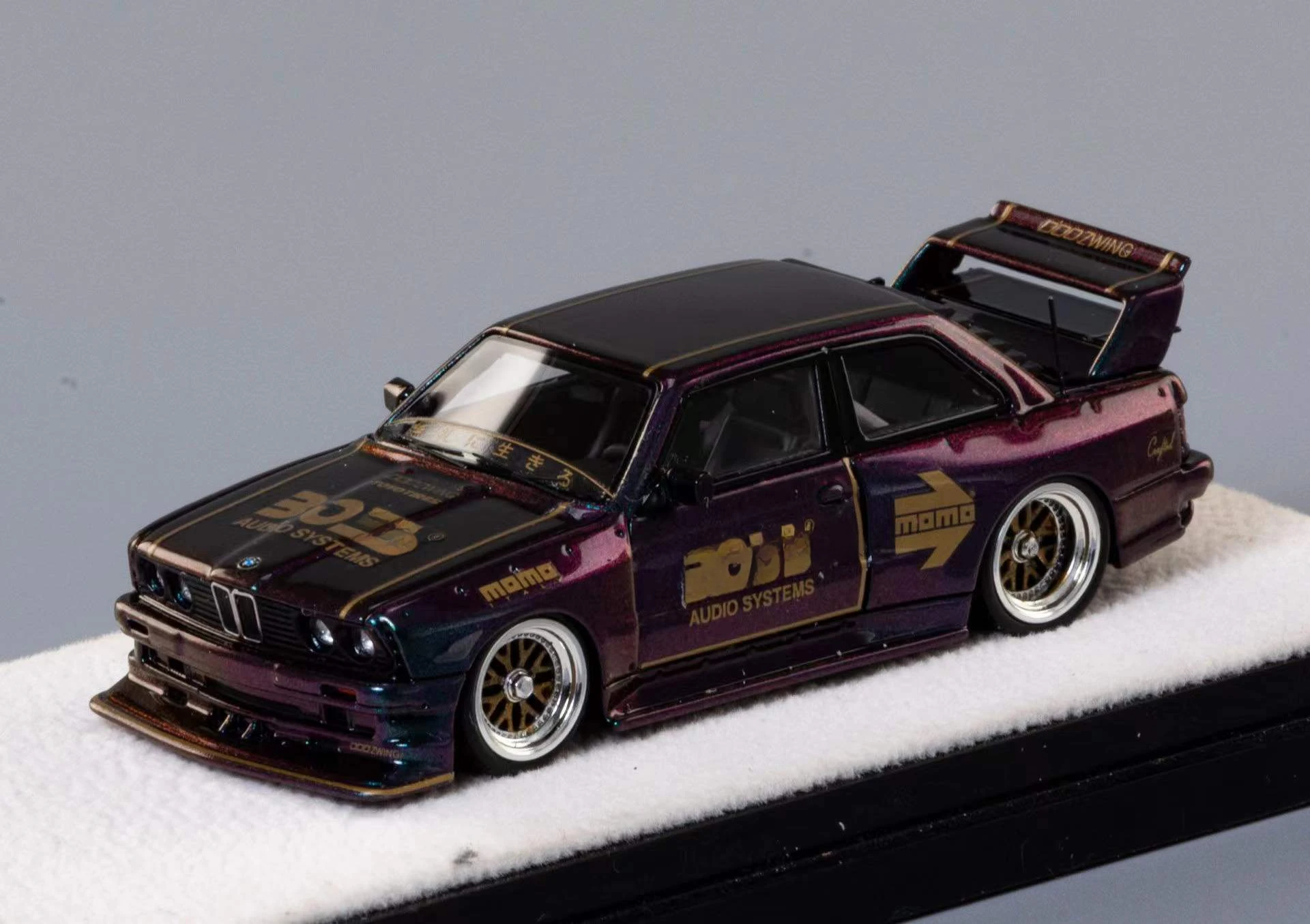 

404 Error 1:64 E30 M3 Zwingfilms widebody exclusive version No.2 Chameleon purple Model Car