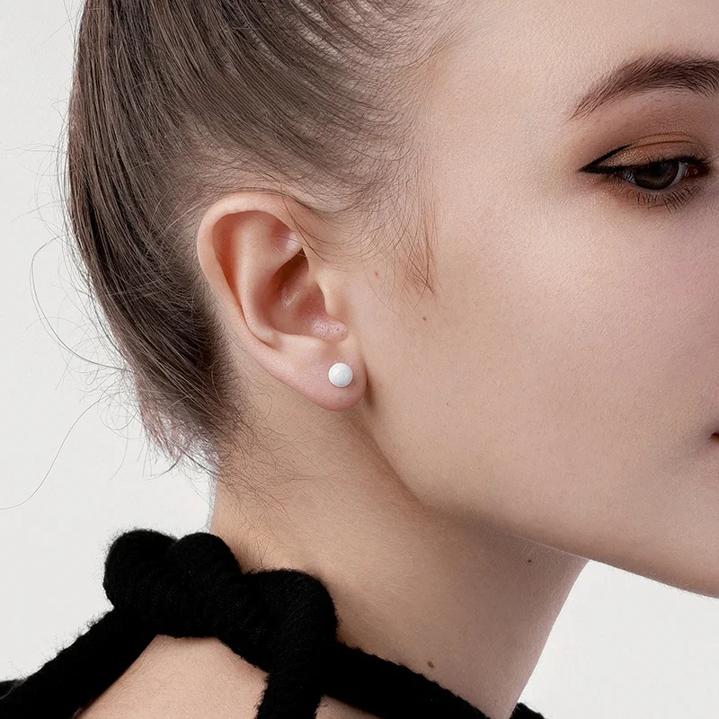 Женские высококачественные серьги-гвоздики с керамическим шариком Vigg холодные