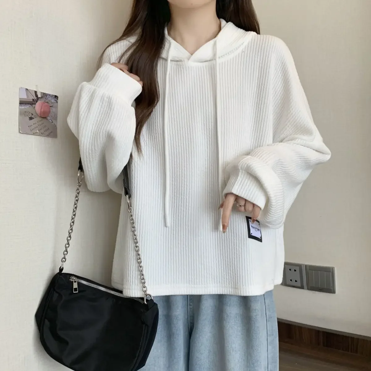 Рисунок 3 - Футболка с капюшоном и длинными