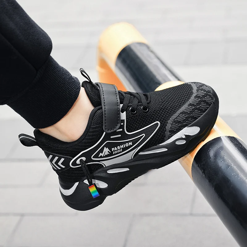 Children's Fashion Sports Shoes Boys Girls Running Outdoor Sneakers Breathable Soft Bottom Kids Lace-up Jogging Shoes