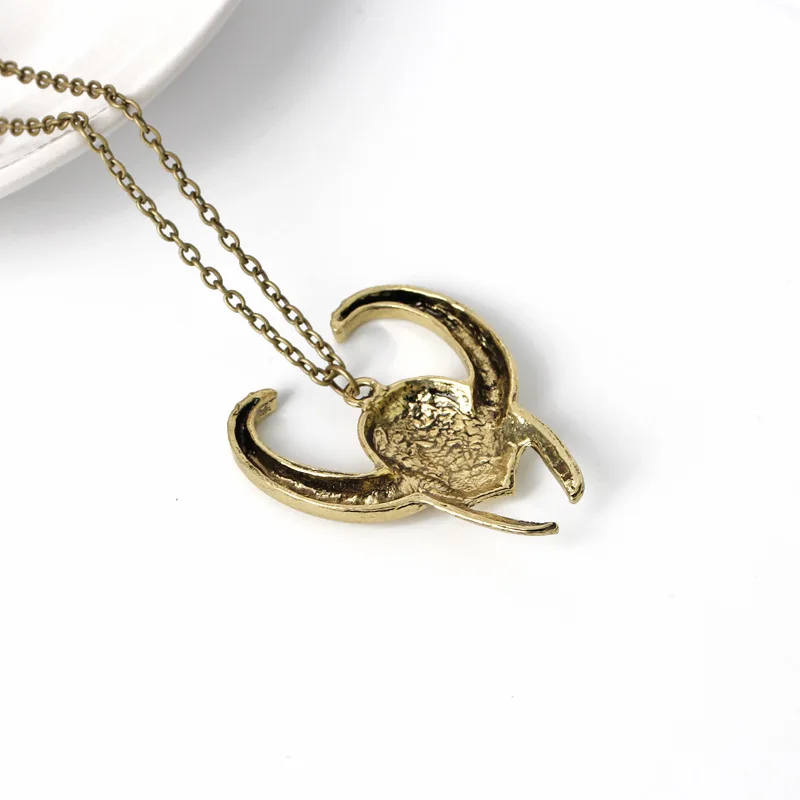 Лидер продаж супергерой Loki ожерелье со шлемом свитер цепочка косплей Loki's horn Mask