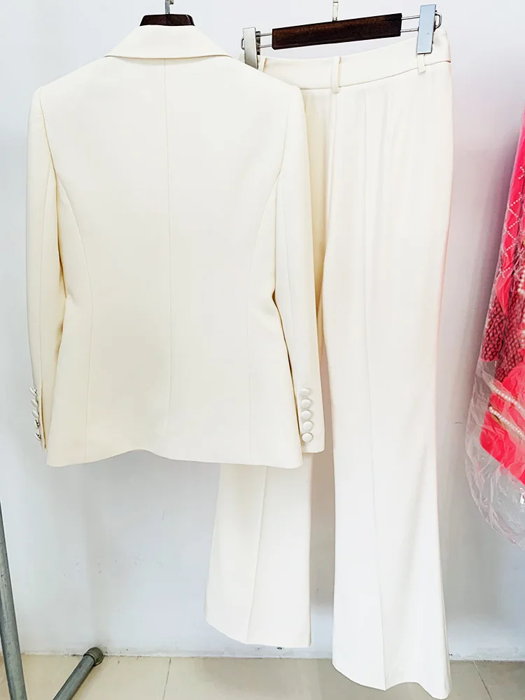 Женский офисный костюм из двух предметов белый/черный пиджак и брюки весна 2023