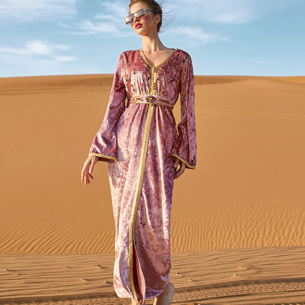 

Eid Mubarak Women Abaya High Quality Velvet Hand Beading Diamond Abayas Dress Dubai Turkey Islamic Kaftan Ramadan Cardigan Robe